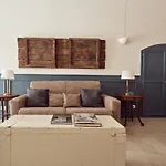 L' Hotellerie Easy Bed & Breakfast 4*